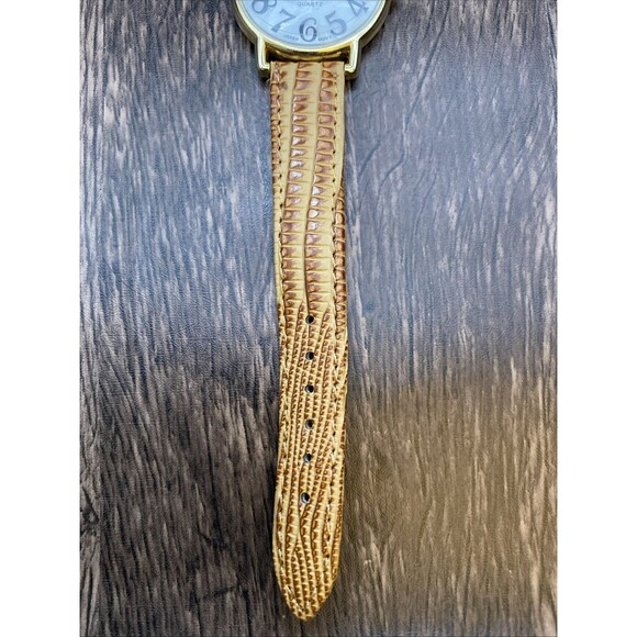 Geneva Pearl Dial Women's Thin Style Watch New Battery - Picture 2 of 10